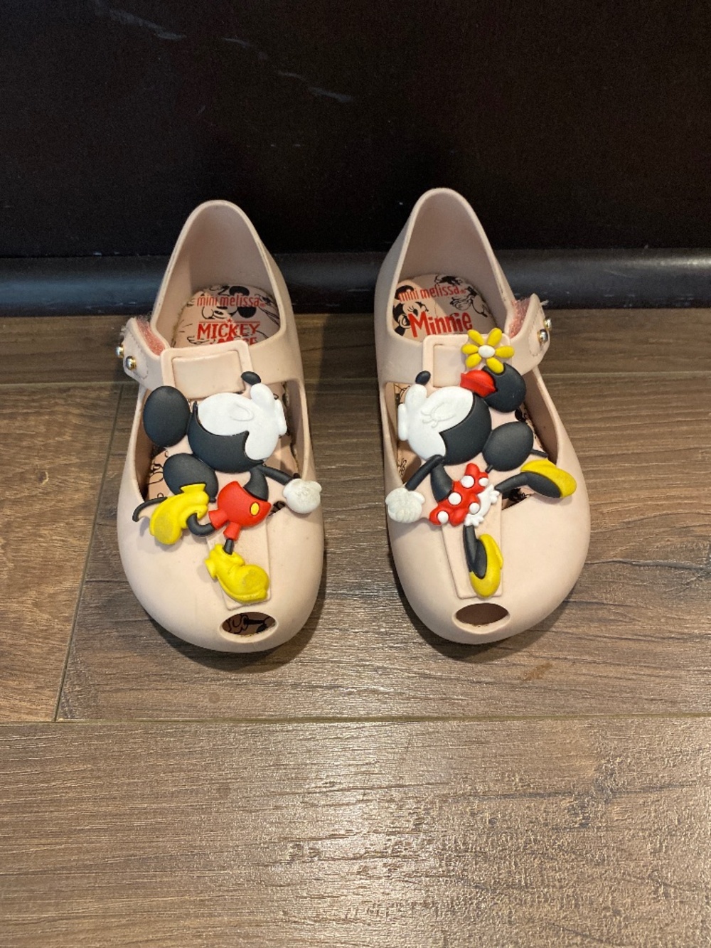 Mini Melissa size 8